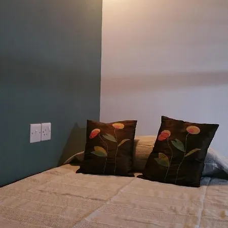 Magdalene's House אורחן 2*