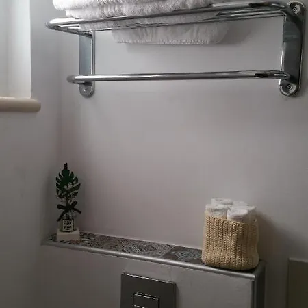 Magdalene's House אורחן 2*